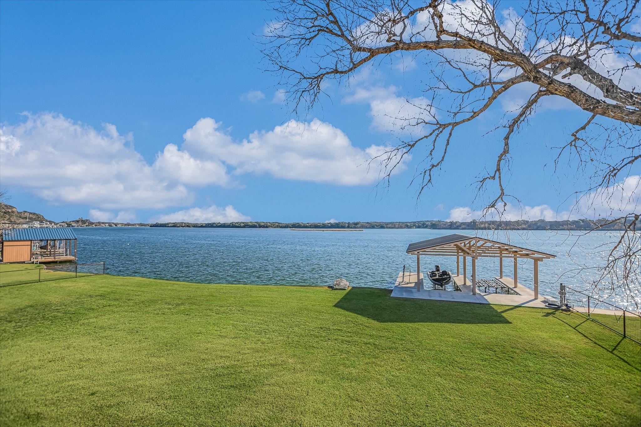Positioned on two Lake LBJ waterfront lots, 360 Campa Pajama offers ap – image 5
