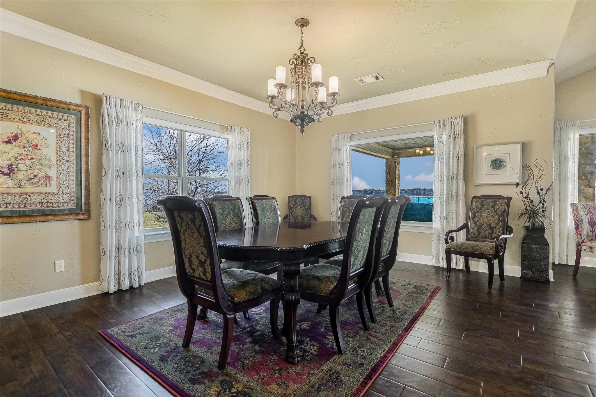 Positioned on two Lake LBJ waterfront lots, 360 Campa Pajama offers ap – image 11