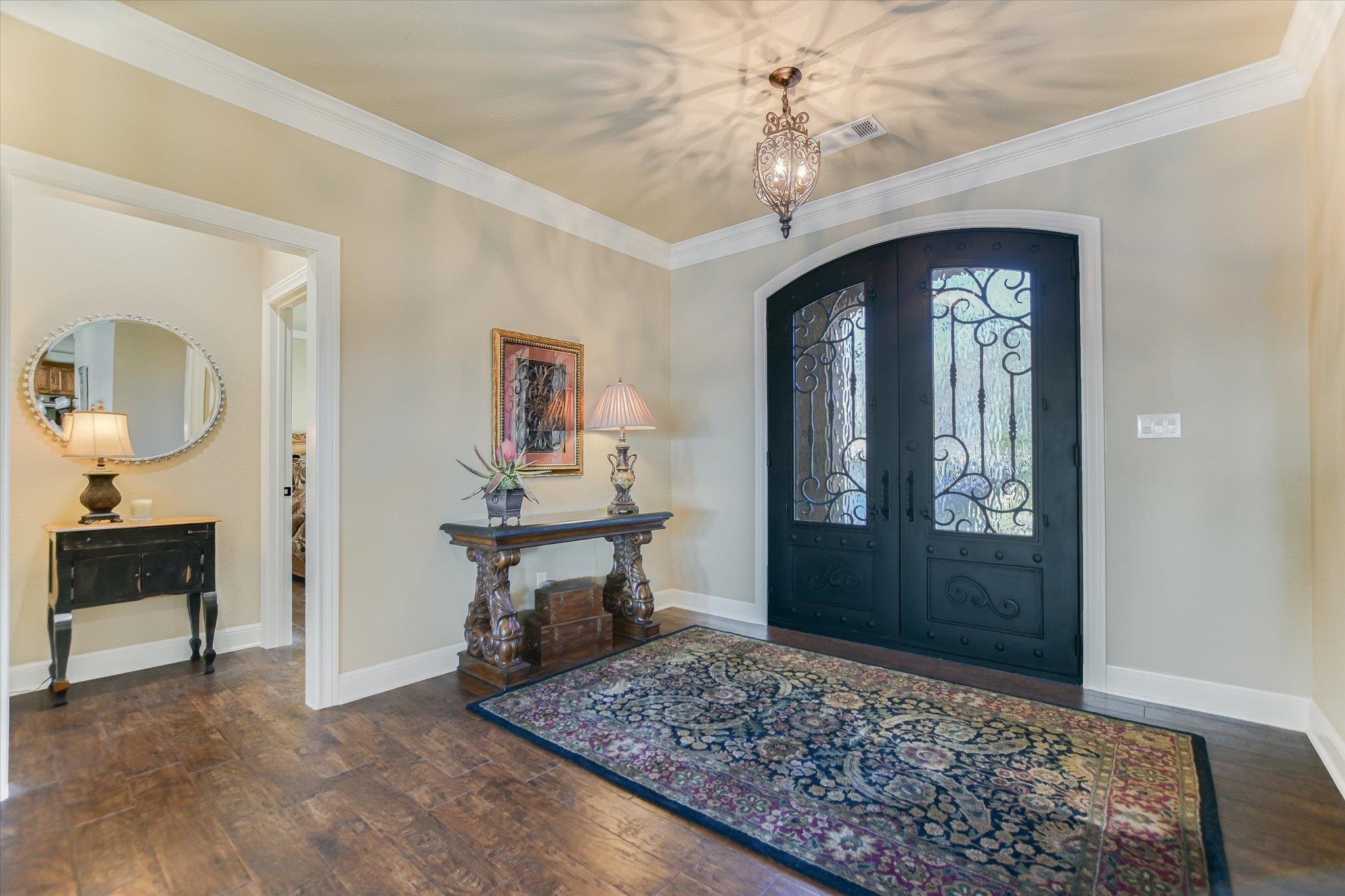 Positioned on two Lake LBJ waterfront lots, 360 Campa Pajama offers ap – image 6