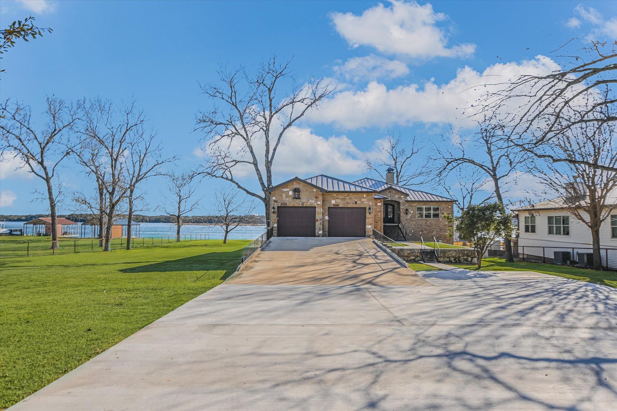 Positioned on two Lake LBJ waterfront lots, 360 Campa Pajama offers ap – image 3