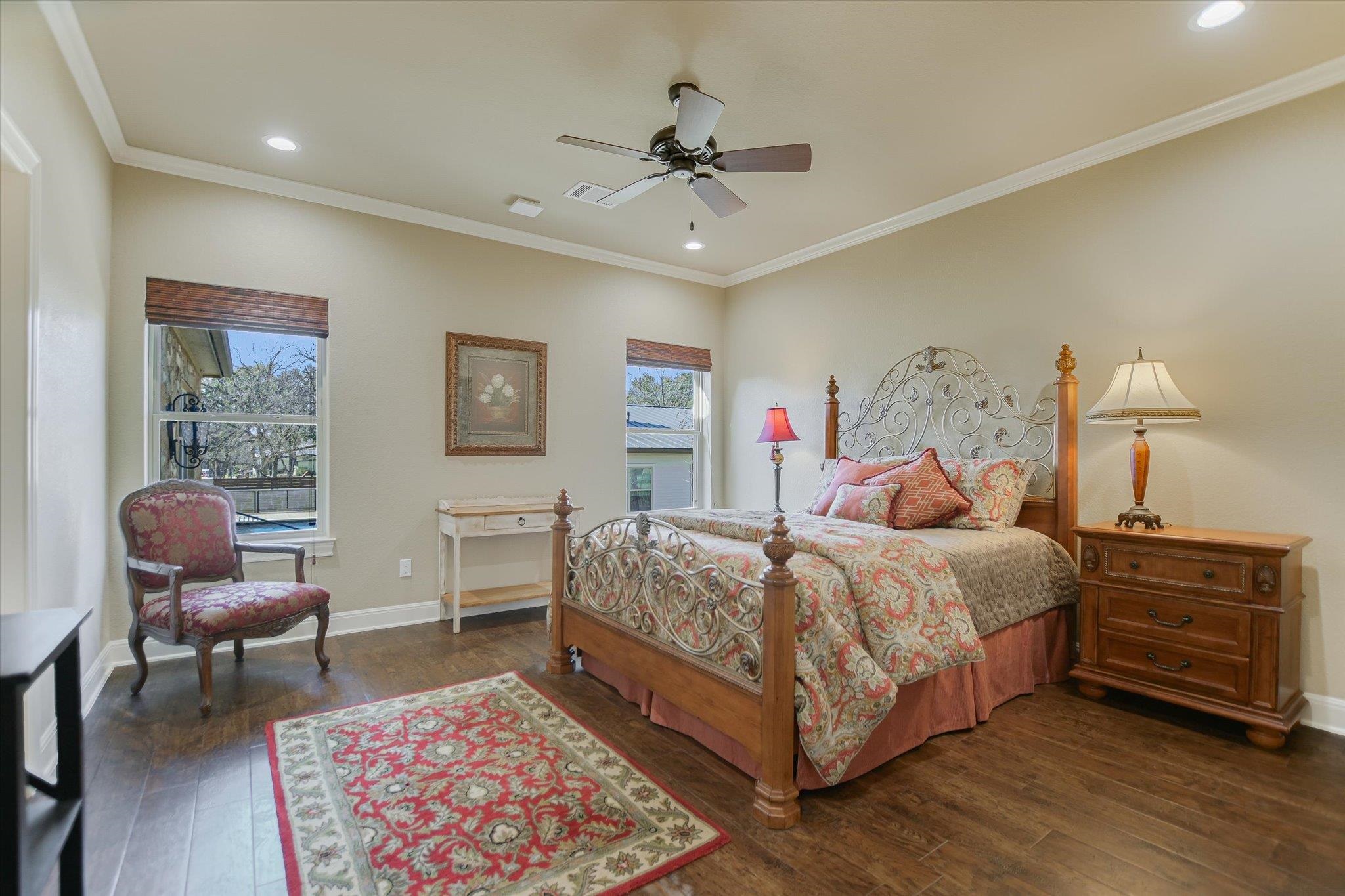 Positioned on two Lake LBJ waterfront lots, 360 Campa Pajama offers ap – image 24