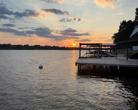 Photo of 1112 Pecan Drive, Marble Falls, TX 78654 (MLS # 175108)