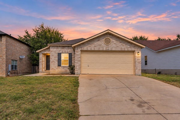 105 E WILDFLOWER BLVD, MARBLE FALLS, TX 78654 - Image 47597f8e77115bef48318d424c42e6d7/3605632941