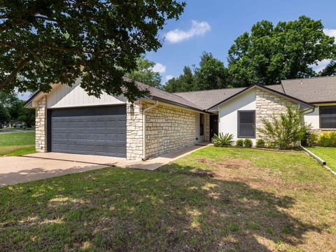 Photo of 26 Fairway Ln, Meadowlakes, TX 78654 (MLS # 173665)