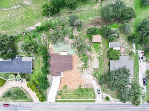 Photo of 1413 Bluebonnet Dr, Marble Falls, TX 78654 (MLS # 174911)