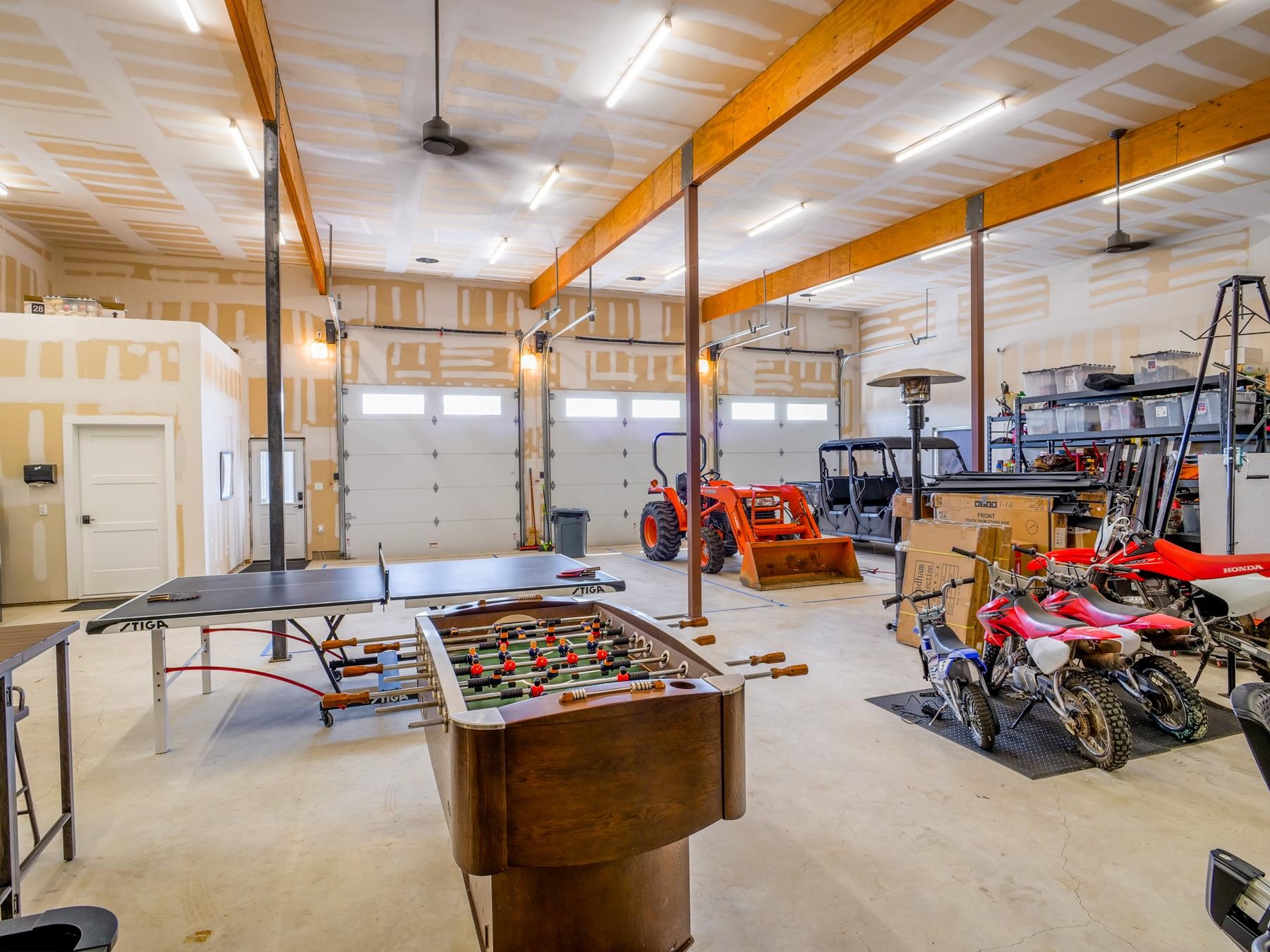 Burnet, Texas, 78611, United States, 2 Bedrooms Bedrooms, ,3 BathroomsBathrooms,Residential,Active,1989769