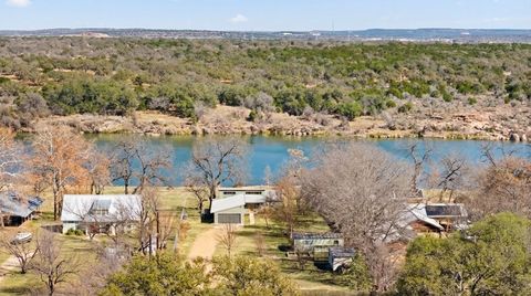 Photo of 3721 Lakeview Dr, Cottonwood Shores, TX 78657 (MLS # 176407)