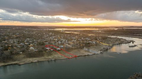 Photo of 3721 Lakeview Dr, Cottonwood Shores, TX 78657 (MLS # 176407)