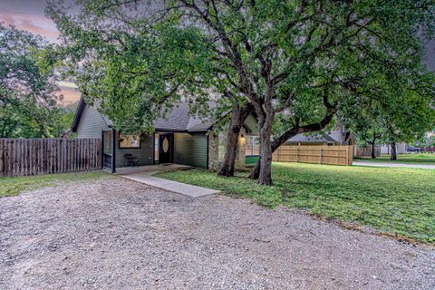 Photo of 724 Cypress Ln, Cottonwood Shores, TX 78657 (MLS # 174817)