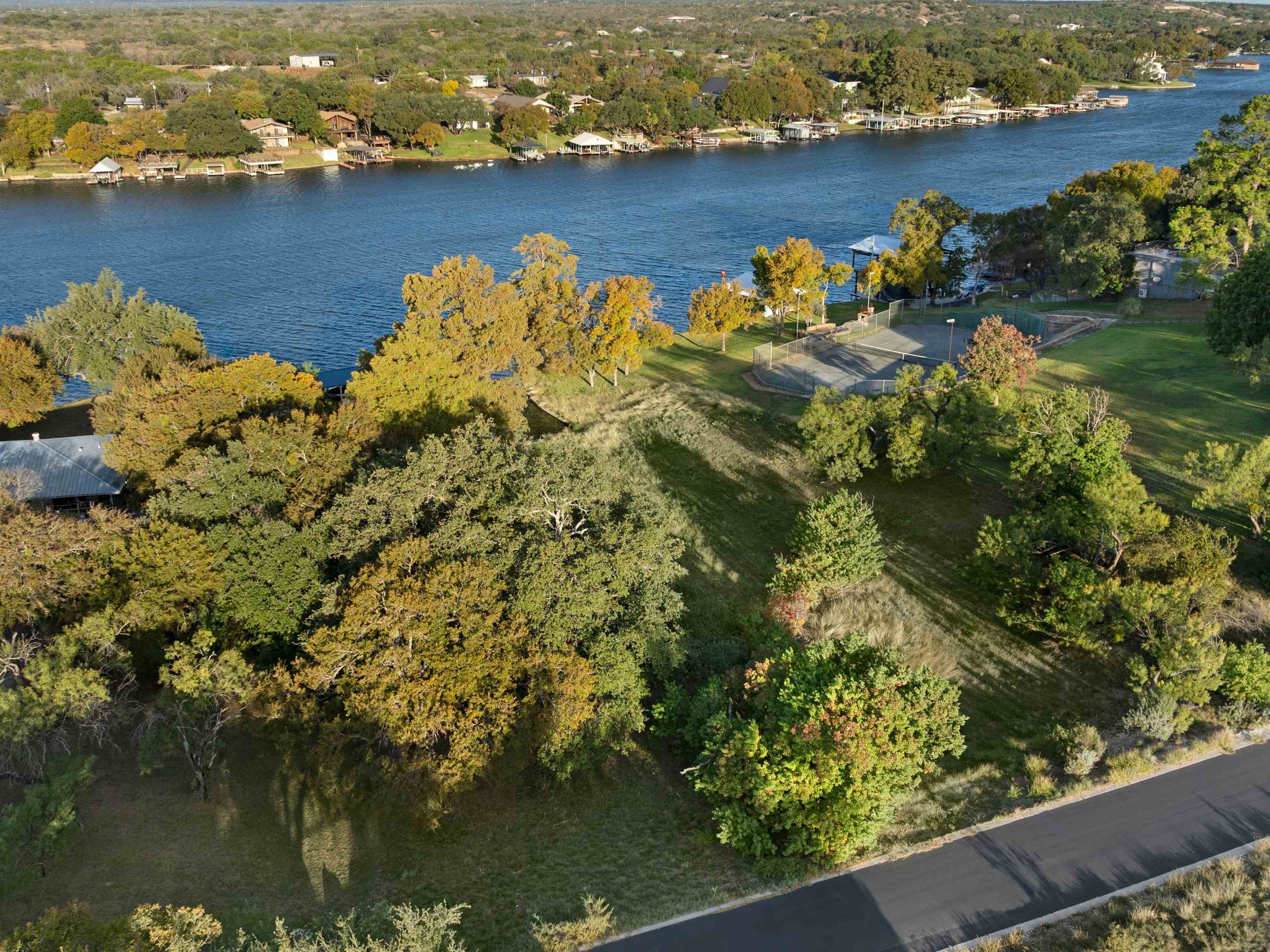 2908 & 2910 Pack Saddle Drive