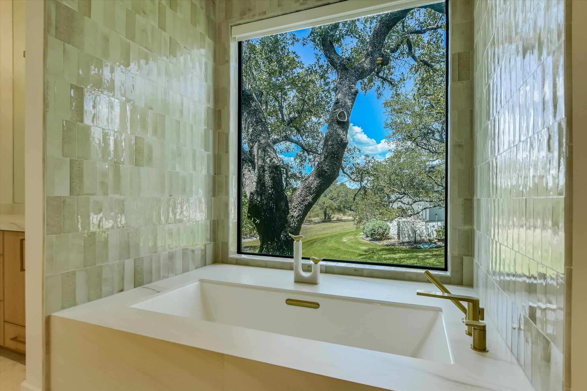 Horseshoe Bay, Texas, 78657, United States, 4 Bedrooms Bedrooms, ,5 BathroomsBathrooms,Residential,Active,2045511