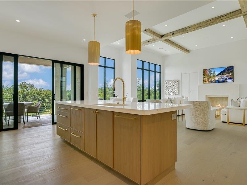 Horseshoe Bay, Texas, 78657, United States, 4 Bedrooms Bedrooms, ,5 BathroomsBathrooms,Residential,Active,2045511