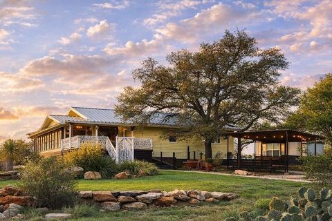 Photo of 874 Sandy Mountain Dr, Sunrise Beach, TX 78643 (MLS # 176905)