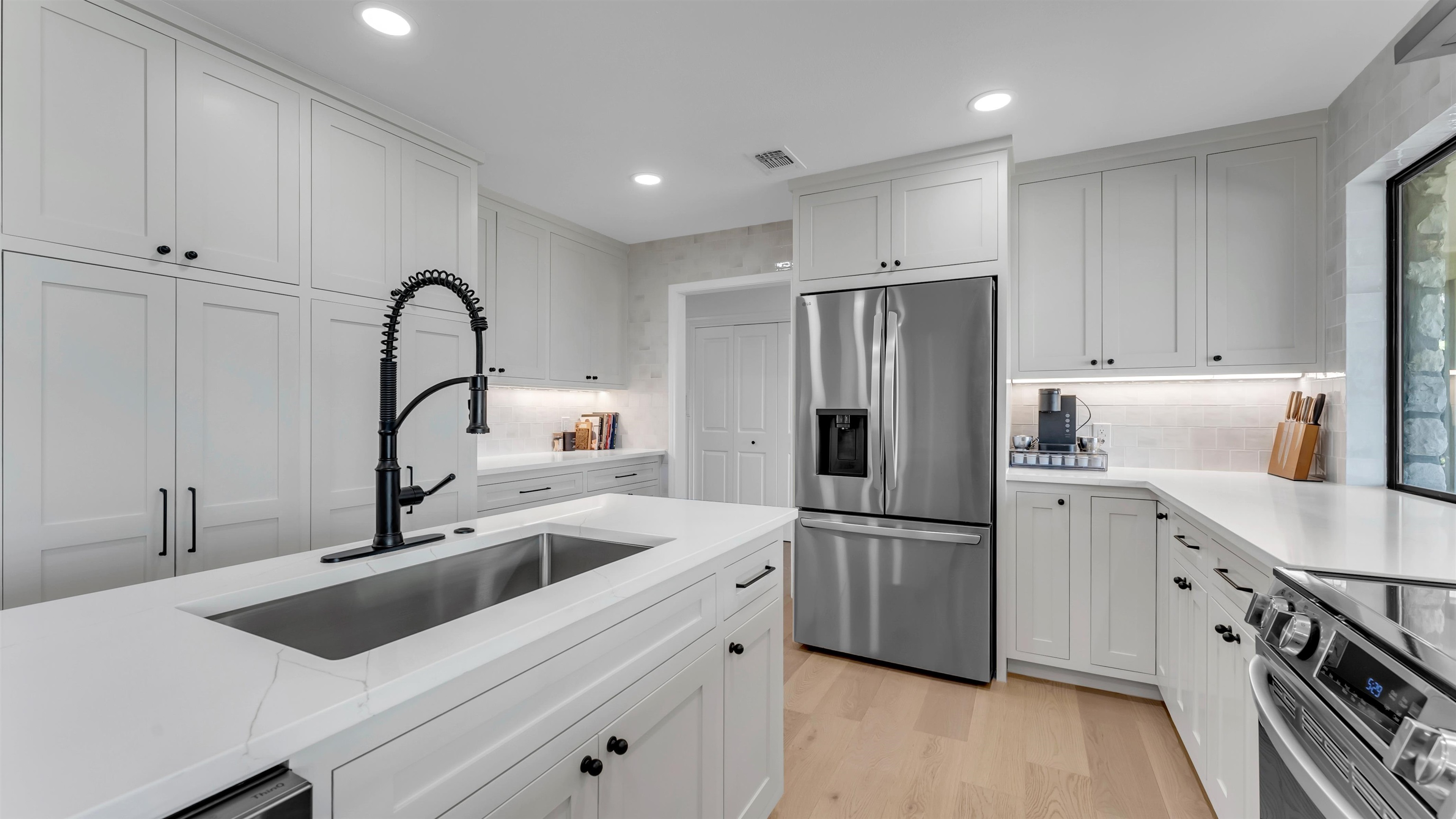 113 W Bluebonnet Road