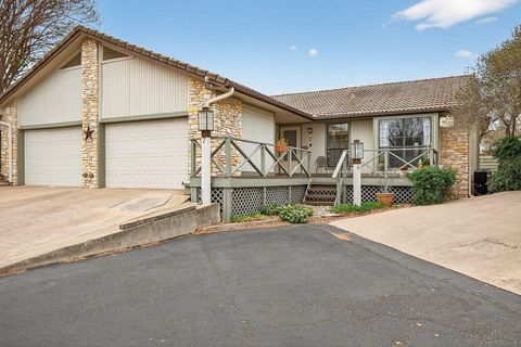 Photo of 104 S Big Spur, Horseshoe Bay, TX 78657 (MLS # 176140)