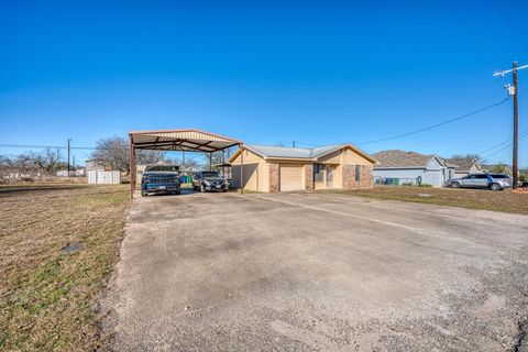 Photo of 840 Driftwood Lane, Cottonwood Shores, TX 78657 (MLS # 176204)