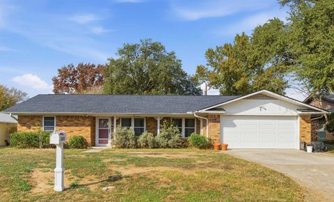 Photo of 1410 Ocotilla Drive, Marble Falls, TX 78654 (MLS # 176101)