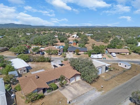 2025 Forest Trl Kingsland TX 78639