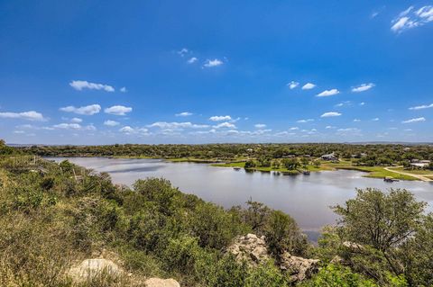 Photo of 5 Pedernales Drive, Spicewood, TX 78669 (MLS # 175169)