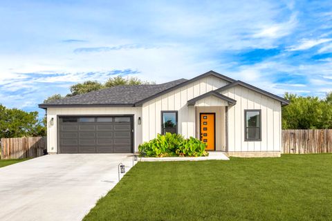 Photo of 1008 Naumann Drive, Granite Shoals, TX 78654 (MLS # 174267)