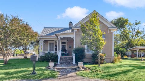 Photo of 309 N Boundary Street, Burnet, TX 78611 (MLS # 175518)