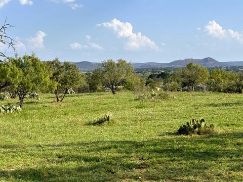 Photo of 800 E Tarrant St, Llano, TX 78643 (MLS # 173624)