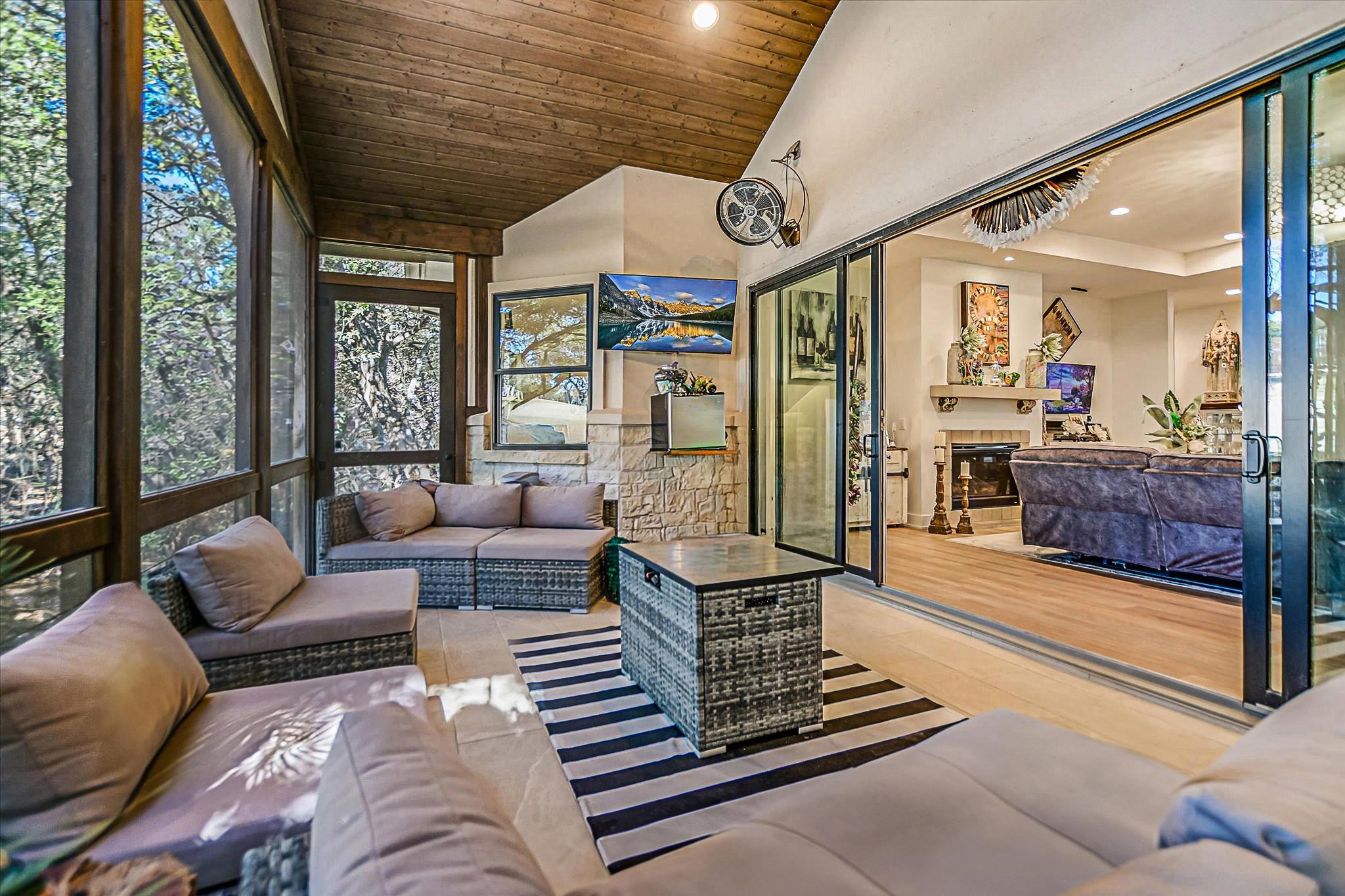 Horseshoe Bay, Texas, 78657, United States, 3 Bedrooms Bedrooms, ,4 BathroomsBathrooms,Residential,Active,2009842