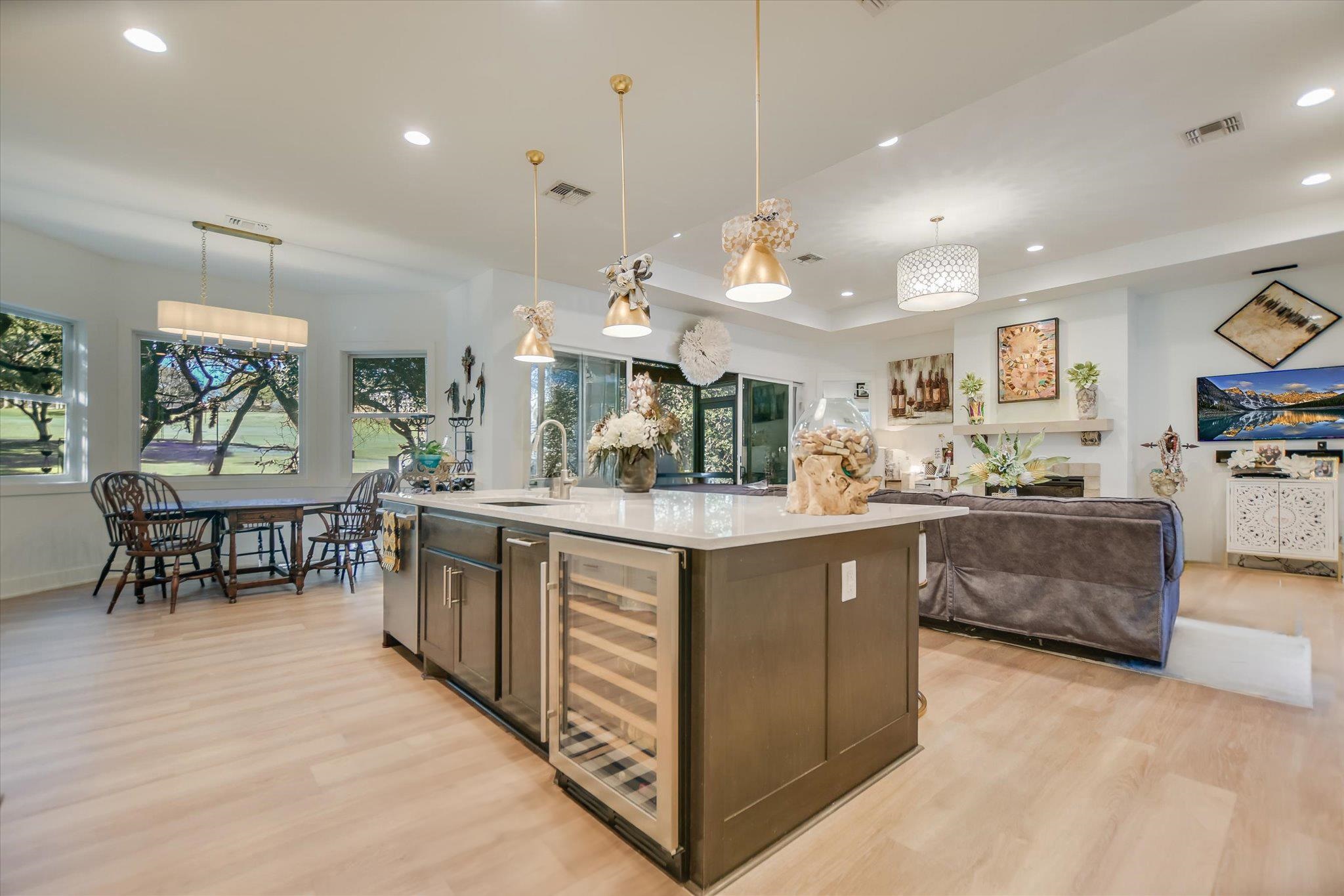 Horseshoe Bay, Texas, 78657, United States, 3 Bedrooms Bedrooms, ,4 BathroomsBathrooms,Residential,Active,2009842