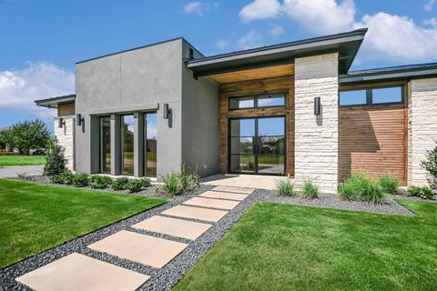 Photo of 105 Island Court, Horseshoe Bay, TX 78657 (MLS # 176365)