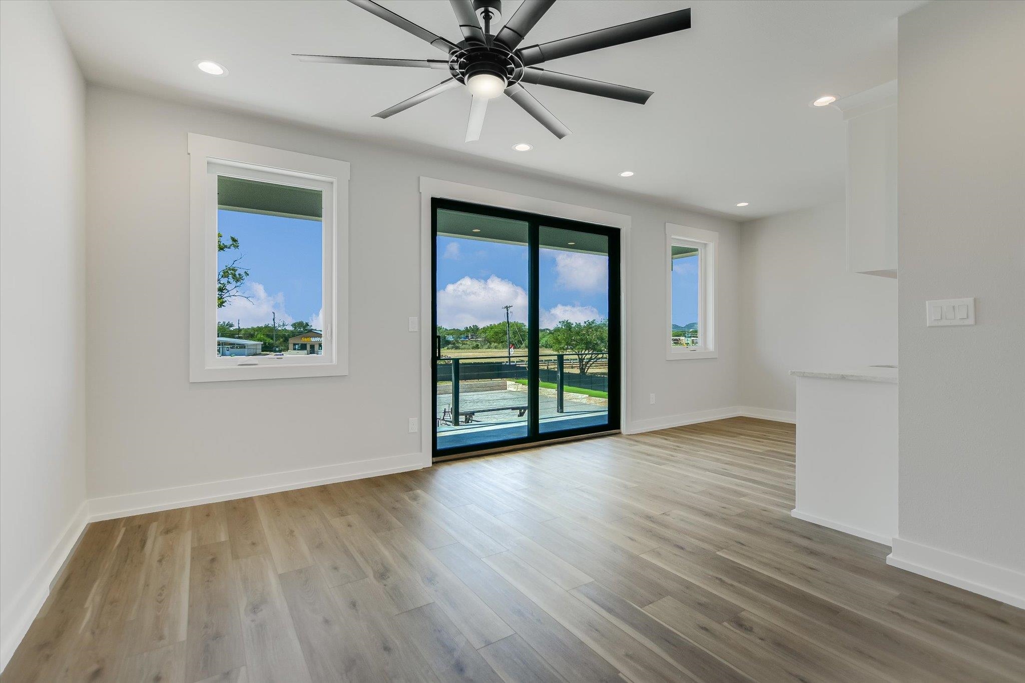 Kingsland, Texas, 78639, United States, 5 Bedrooms Bedrooms, ,6 BathroomsBathrooms,Residential,Active,2008750