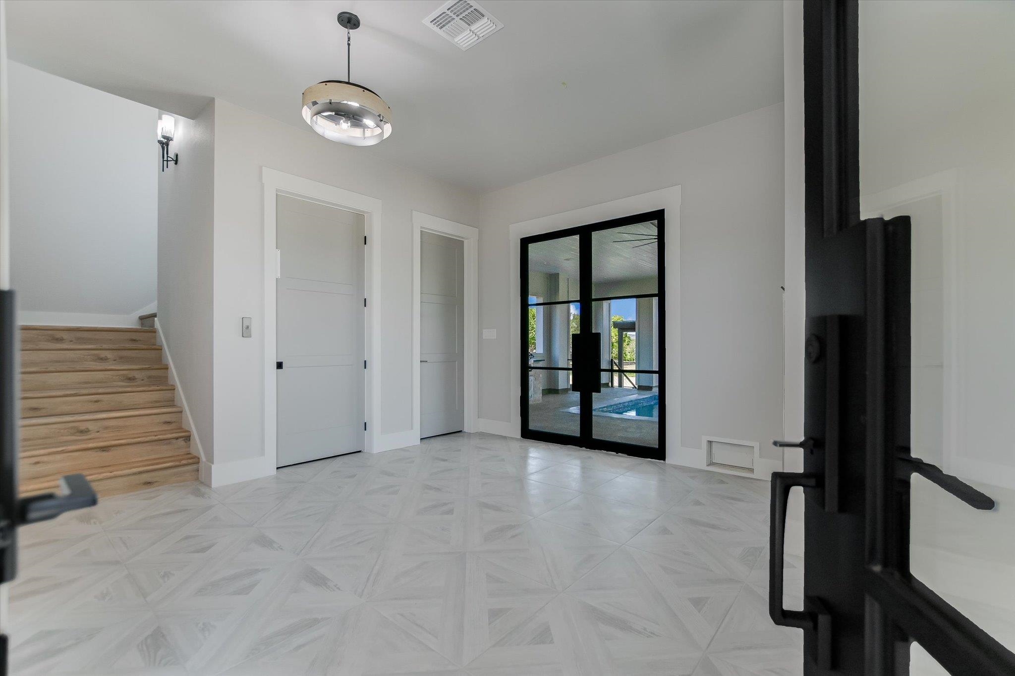 Kingsland, Texas, 78639, United States, 5 Bedrooms Bedrooms, ,6 BathroomsBathrooms,Residential,Active,2008750