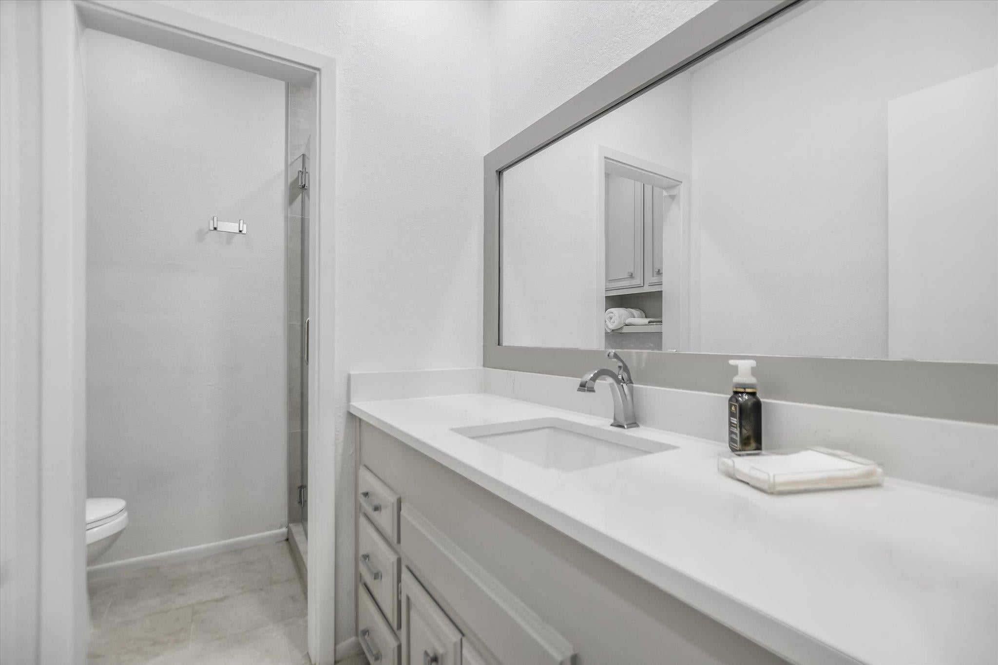 Horseshoe Bay, Texas, 78657, United States, 4 Bedrooms Bedrooms, ,5 BathroomsBathrooms,Residential,Active,2017882