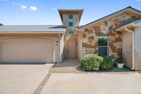 Photo of 129 Hi Valley Unit B Vly, Horseshoe Bay, TX 78657 (MLS # 174587)