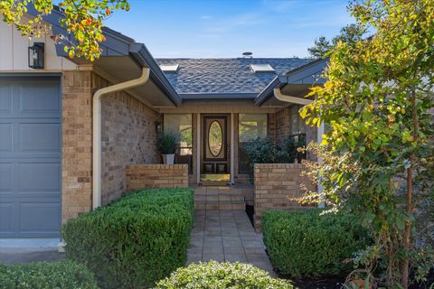 Photo of 421 Saint Andrews Street, Meadowlakes, TX 78654 (MLS # 175654)