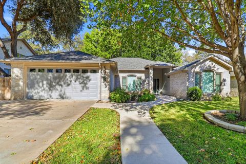 Photo of 324 Meadowlakes Dr, Meadowlakes, TX 78654 (MLS # 175666)