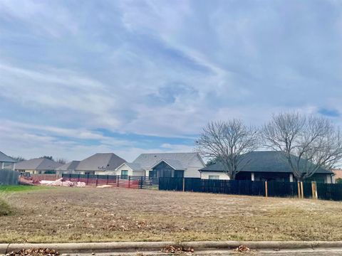 Photo of 749 Spyglass Street, Meadowlakes, TX 78654 (MLS # 176066)