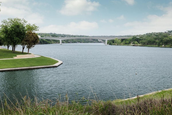 500 LAKESHORE DR, MARBLE FALLS, TX 78654 - Image b7a2dd1a474f0931a0872f8aec45596d/3373765549