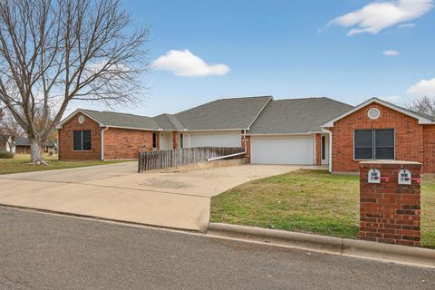 Photo of 253 Brae Burn Circle, Meadowlakes, TX 78654 (MLS # 176282)