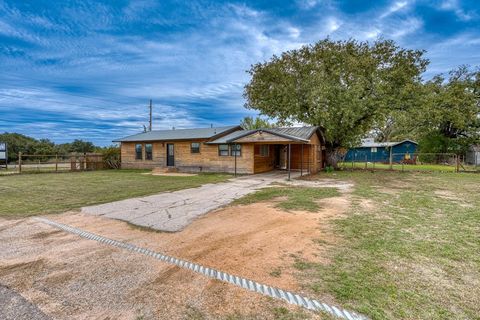 Photo of 1506 Geronimo Trl, Kingsland, TX 78639 (MLS # 175921)