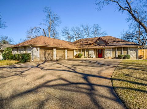 Photo of 330 Columbine Street, Meadowlakes, TX 78654 (MLS # 176209)