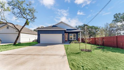 Photo of 639 Magnolia Lane, Cottonwood Shores, TX 78657 (MLS # 175577)