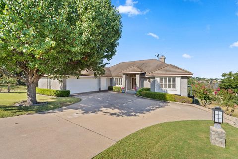 Photo of 1310 Clayton Nolen Dr, Horseshoe Bay, TX 78657 (MLS # 174930)