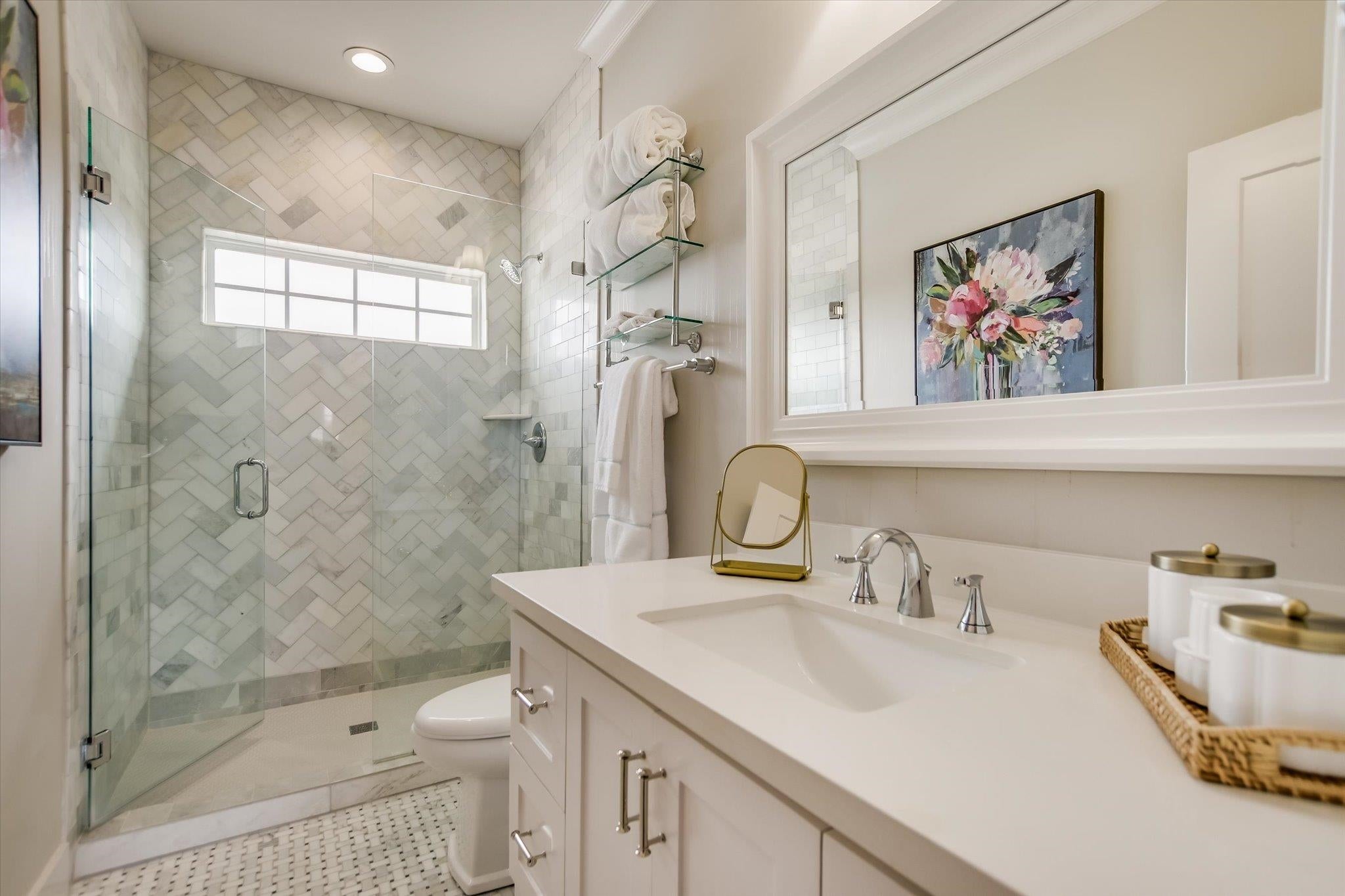 Marble Falls, Texas, 78654, United States, 4 Bedrooms Bedrooms, ,5 BathroomsBathrooms,Residential,Active,2023389