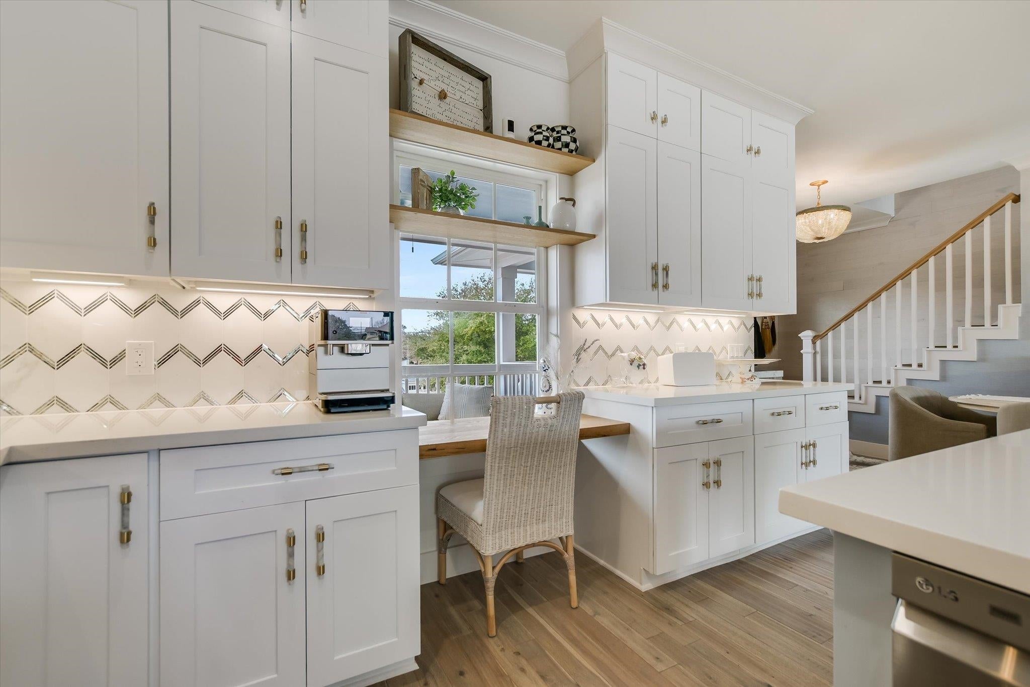 Marble Falls, Texas, 78654, United States, 4 Bedrooms Bedrooms, ,5 BathroomsBathrooms,Residential,Active,2023389