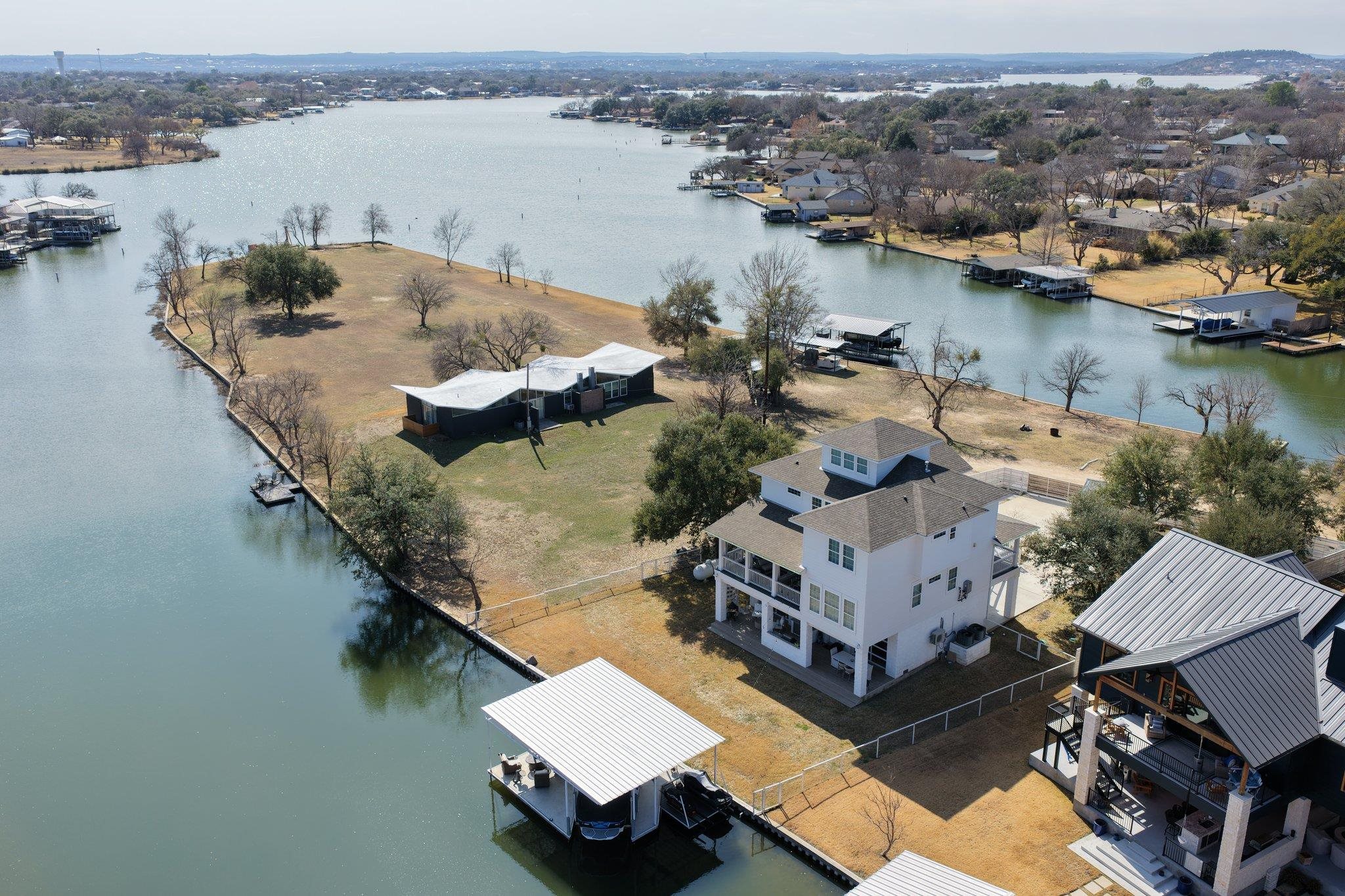 Marble Falls, Texas, 78654, United States, 4 Bedrooms Bedrooms, ,5 BathroomsBathrooms,Residential,Active,2023389