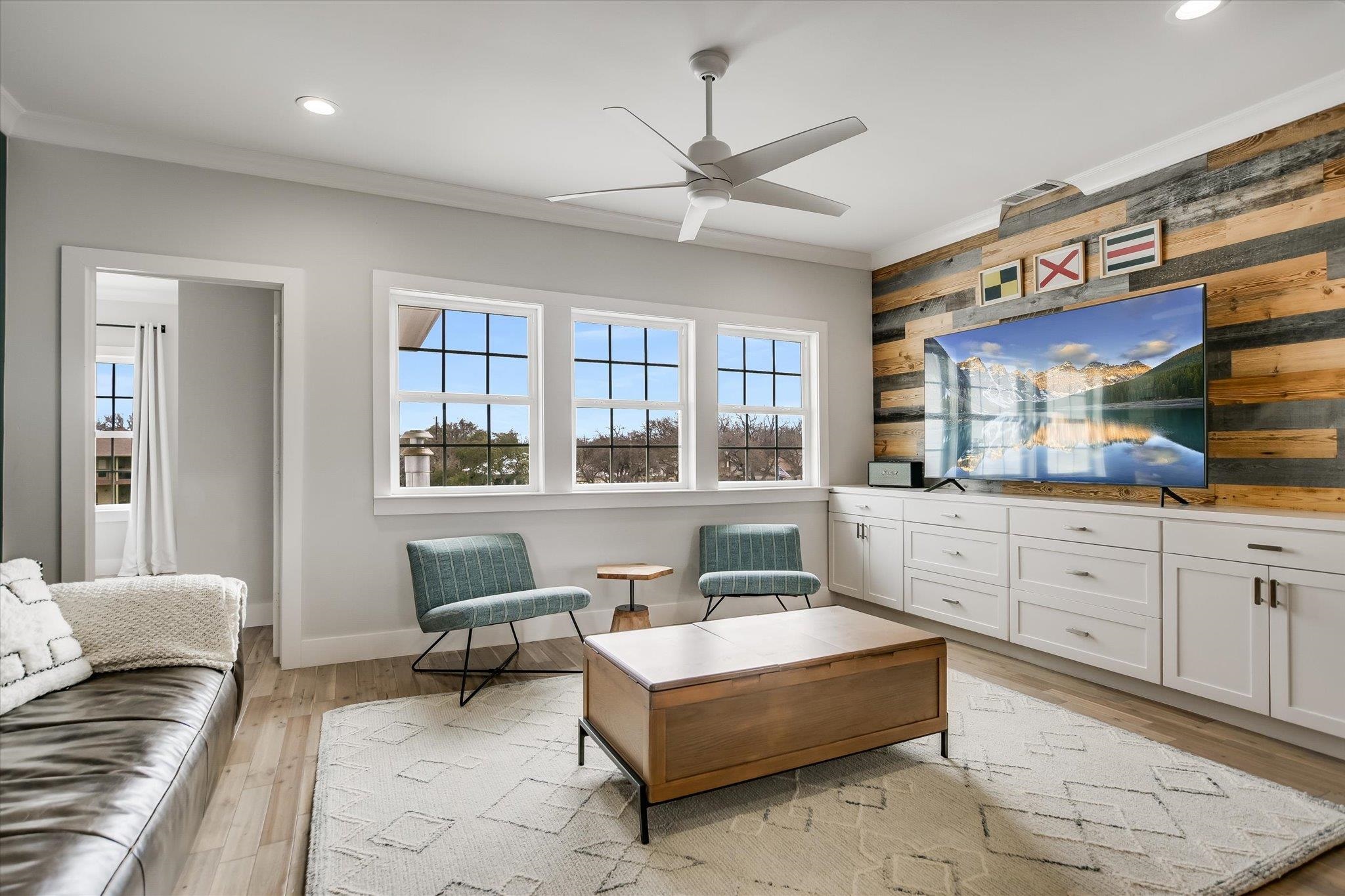 Marble Falls, Texas, 78654, United States, 4 Bedrooms Bedrooms, ,5 BathroomsBathrooms,Residential,Active,2023389