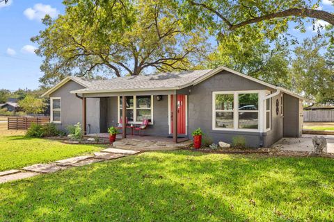 Photo of 700 5th Street, Marble Falls, TX 78654 (MLS # 175480)