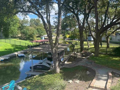Photo of 1514 Bluebonnet Lne Ln, Kingsland, TX 78639 (MLS # 175298)