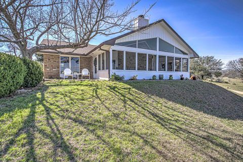 Photo of 507 Mountain Drive, Horseshoe Bay, TX 78657 (MLS # 176828)