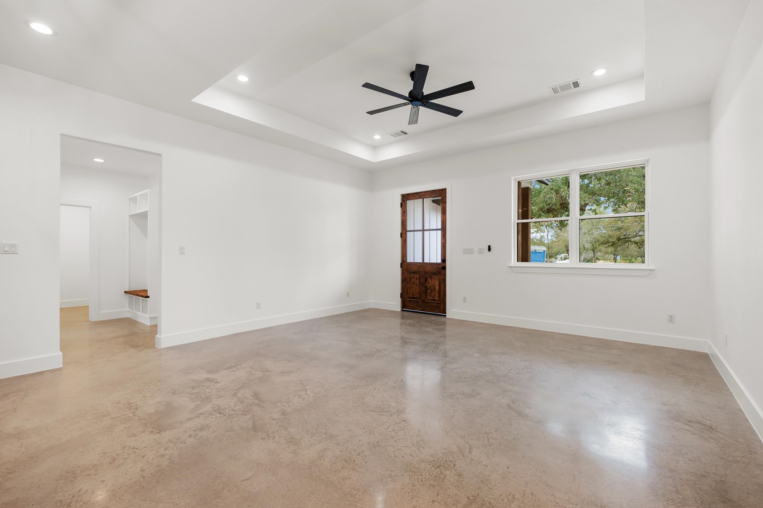 830 Woodland Hills Dr